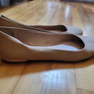 Nude flats